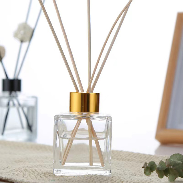 50ml 100ml 150ml 200ml Clear Square Glass Aromatherapy Bottle with Lid