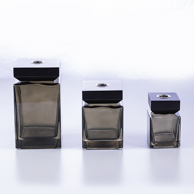 500ml Black Blue Red Clear Screw Square Glass Aromatherapy Bottle with Wooden Lid